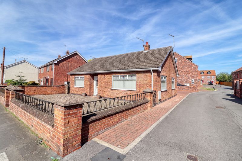 Property photo 1 of 11 Frontal
