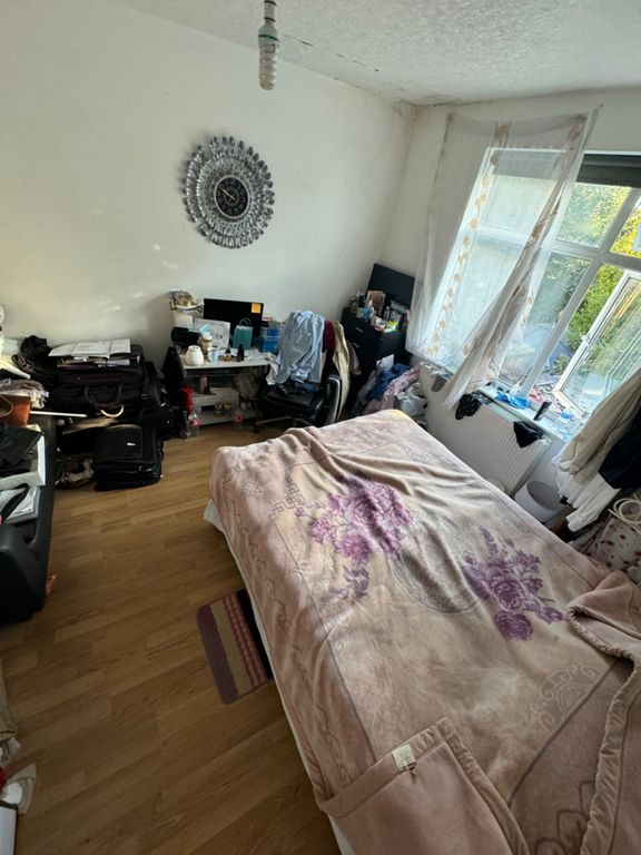 Property photo 3 of 5