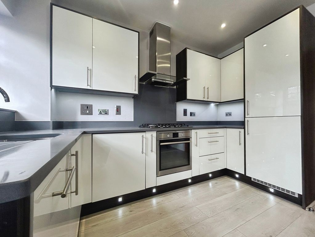 Property photo 3 of 10 Pbox-Img.Jpg