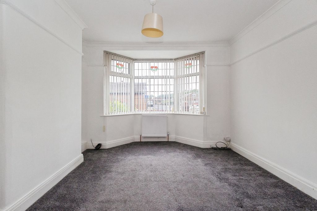 Property photo 2 of 17 Photo