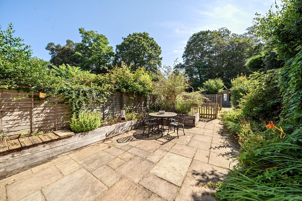 Property photo 2 of 13 2