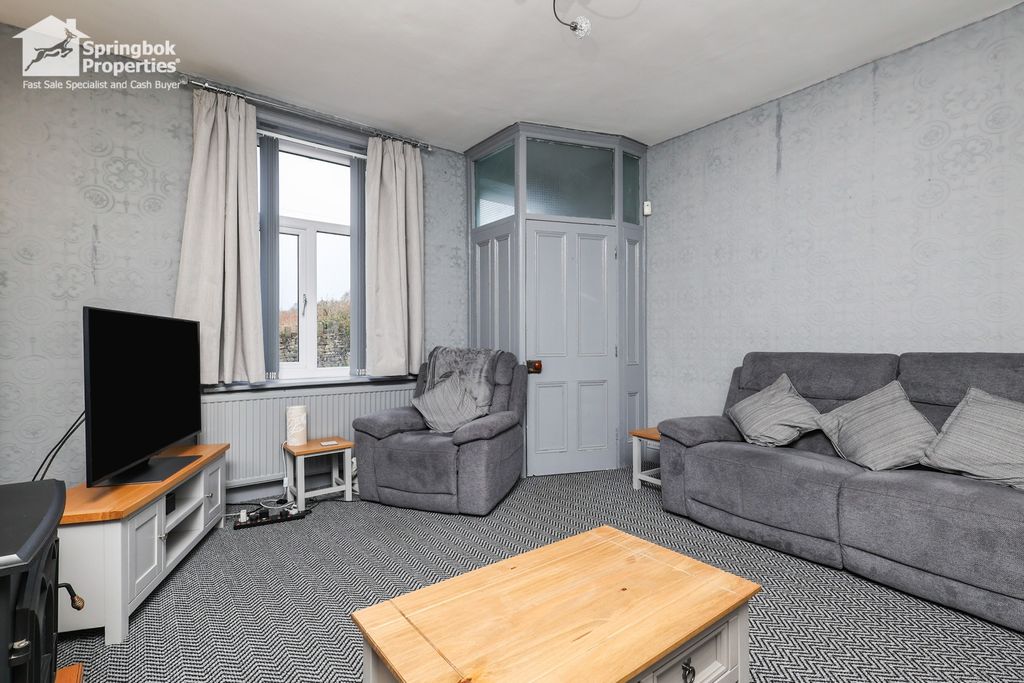 Property photo 3 of 16 Image 2