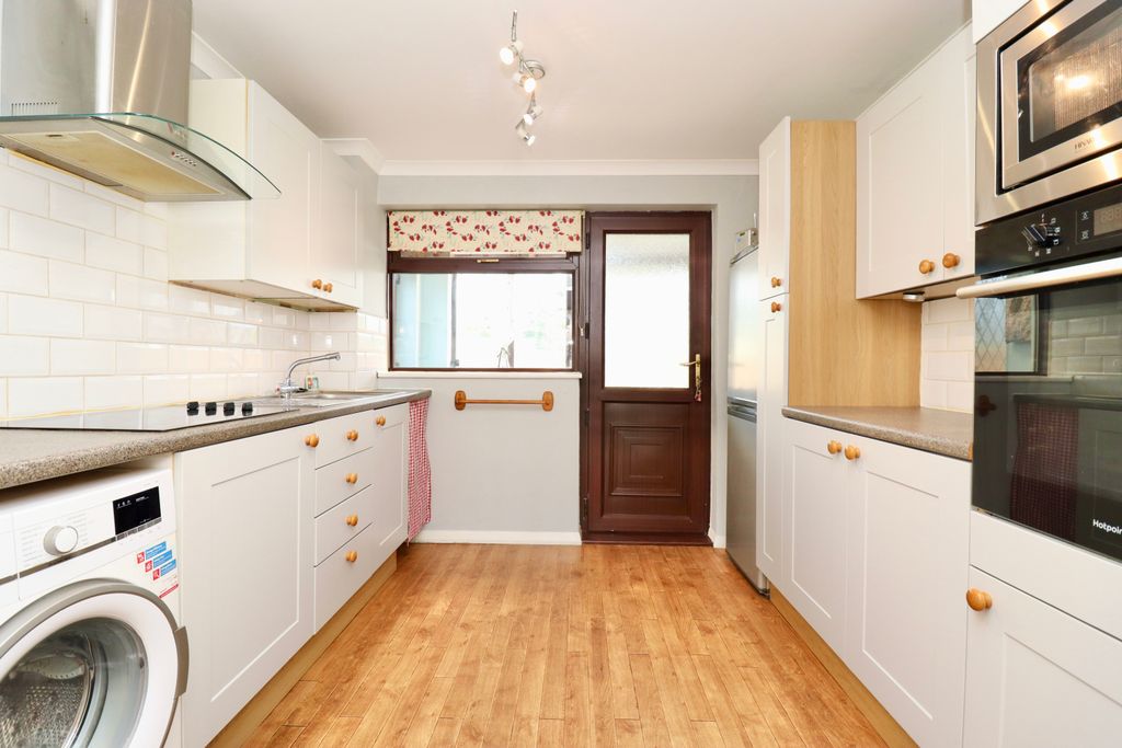 Property photo 3 of 15 Img_2492
