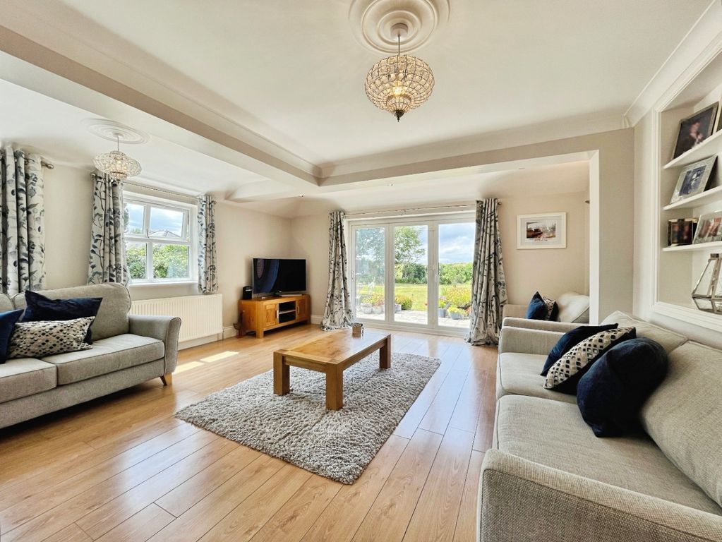 Property photo 3 of 41 4299687