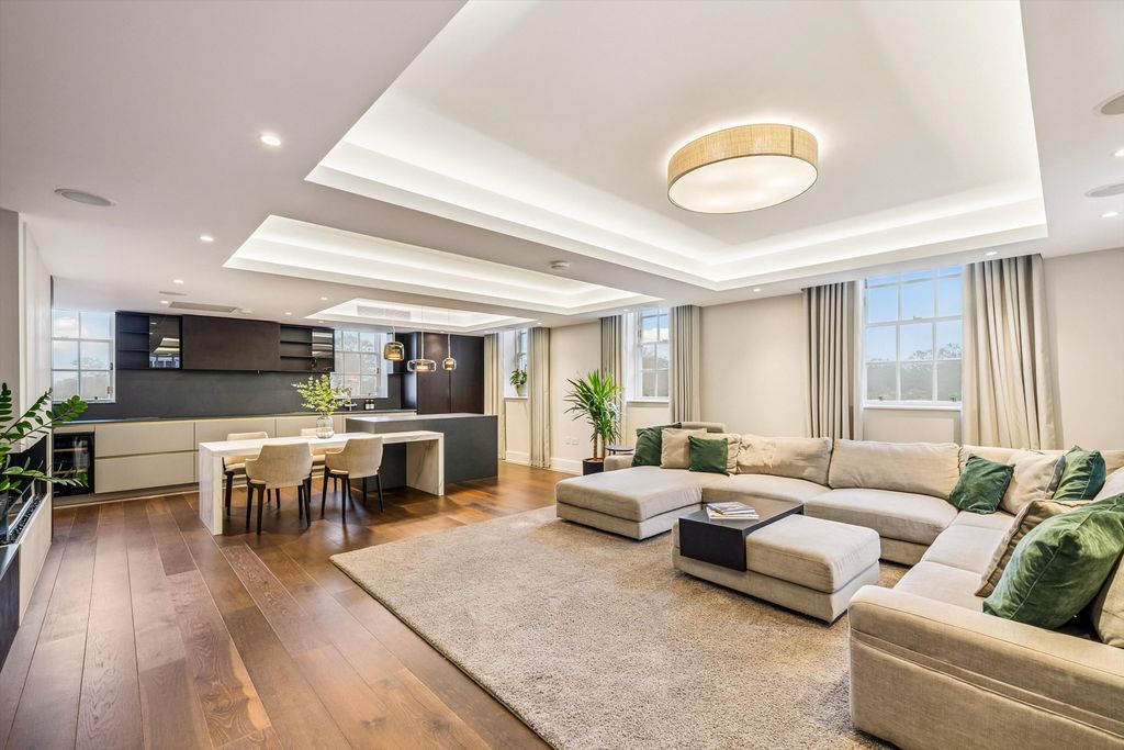 Property photo 1 of 18 Image