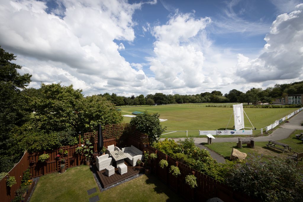 Property photo 3 of 21 8 The Beeches 2025-1-5