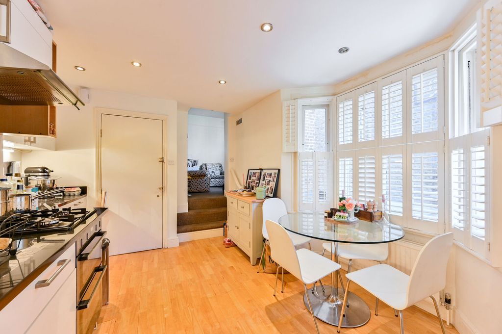 Property photo 2 of 12