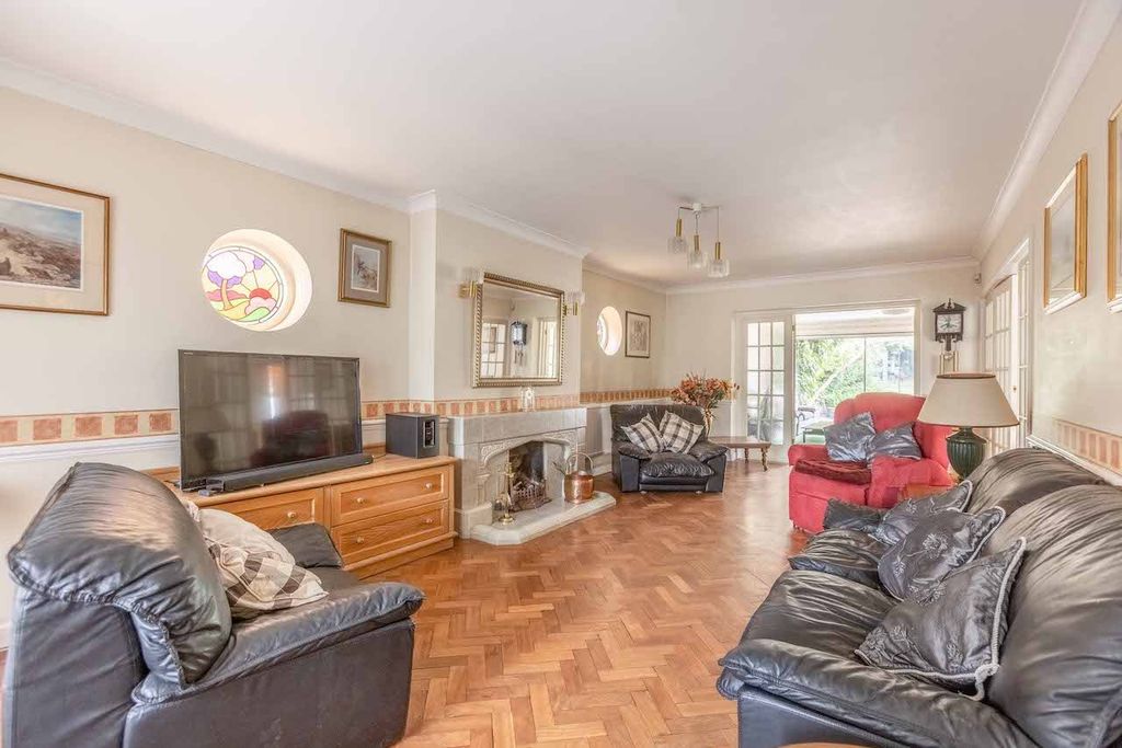 Property photo 2 of 24
