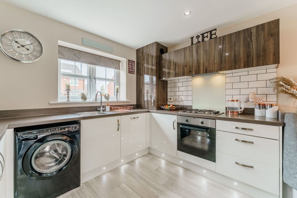 Property photo 3 of 20