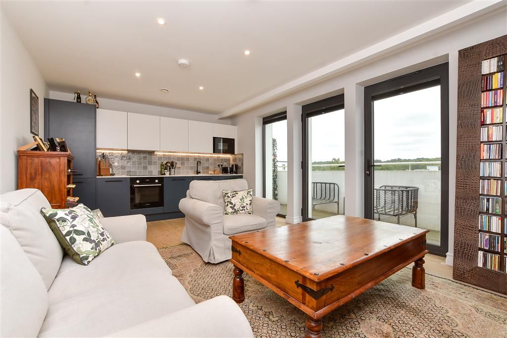 Property photo 3 of 11 Lounge/Kitchen/Diner