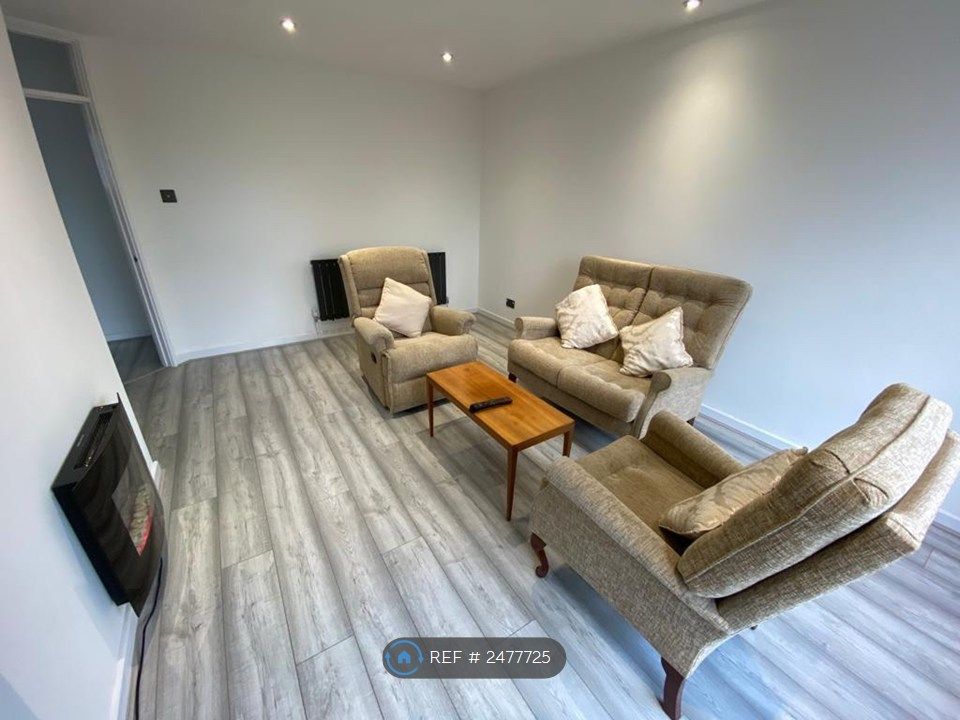 Property photo 2 of 13 Spacious Living/Dining Room