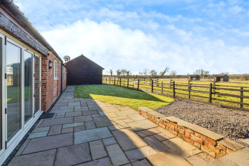 Property photo 3 of 33 Rear Garden