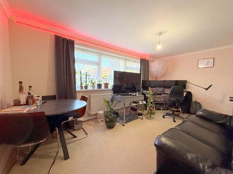 Property photo 3 of 8 Photo 6