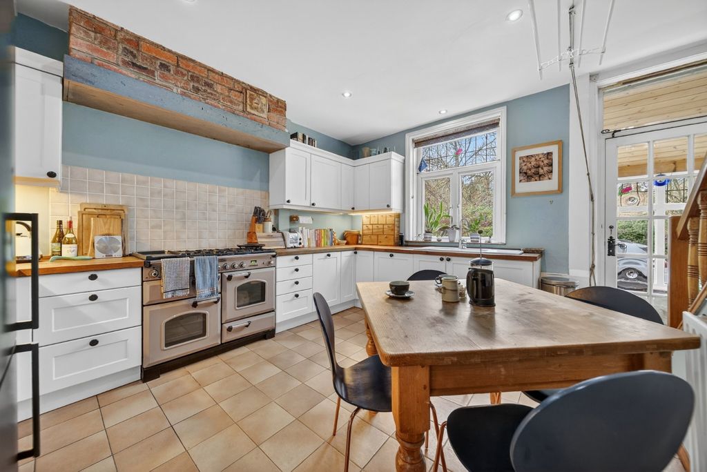 Property photo 2 of 24 Picture No. 02