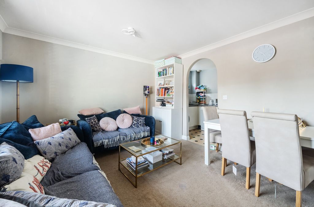 Property photo 3 of 11 1302427-6-684312E...