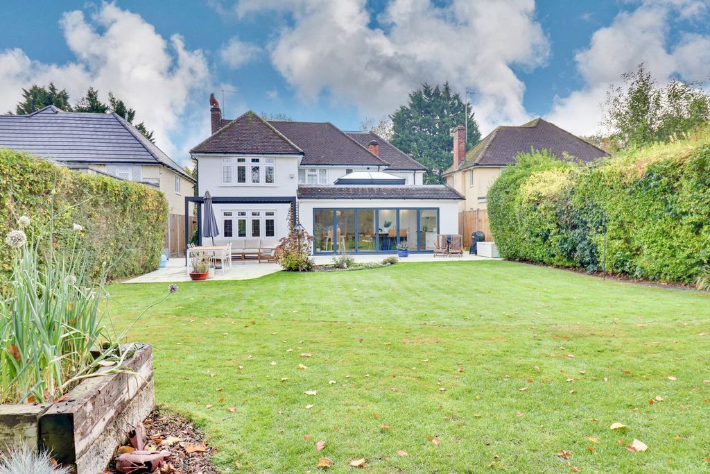 Property photo 2 of 39