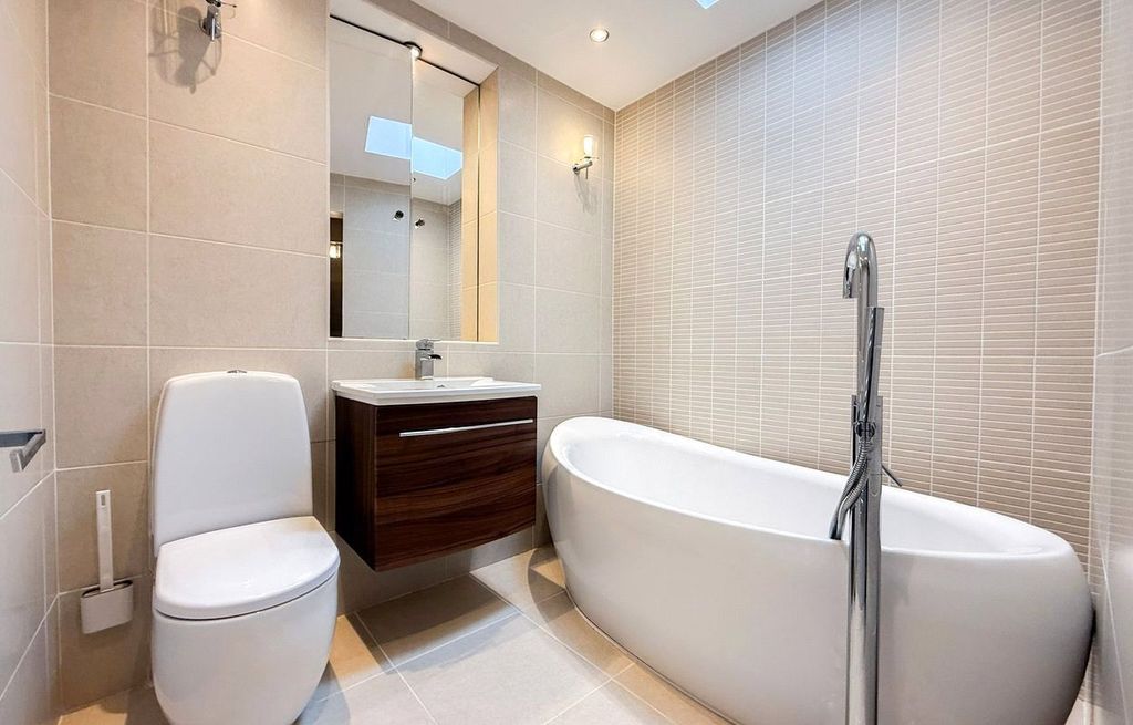 Property photo 3 of 12 Picture No. 23