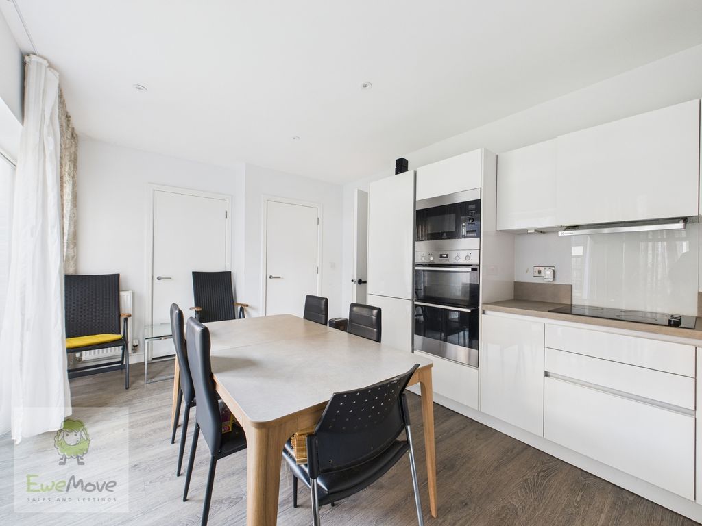 Property photo 3 of 15 Kitchen Dining Room