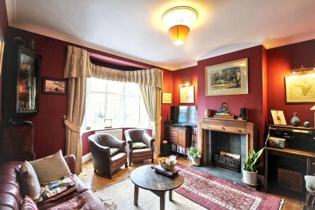 Property photo 2 of 23