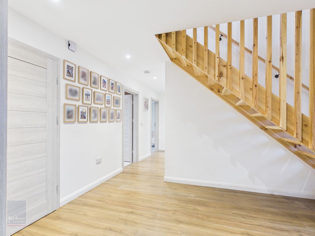 Property photo 3 of 28