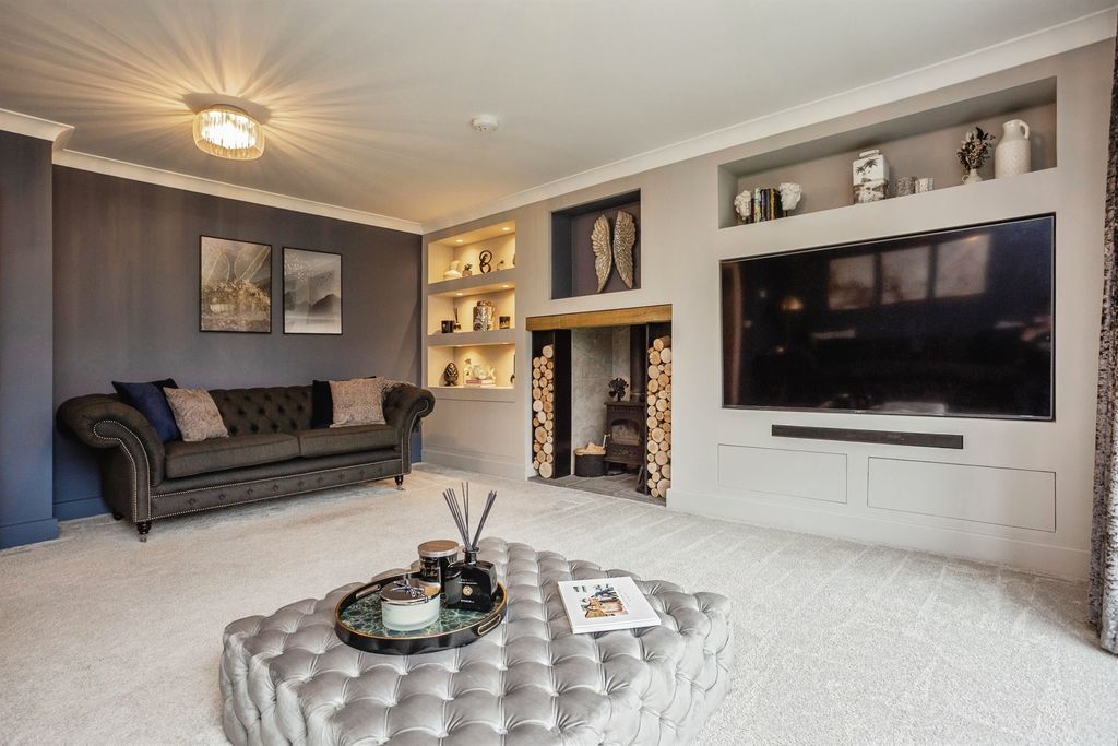 Property photo 3 of 25