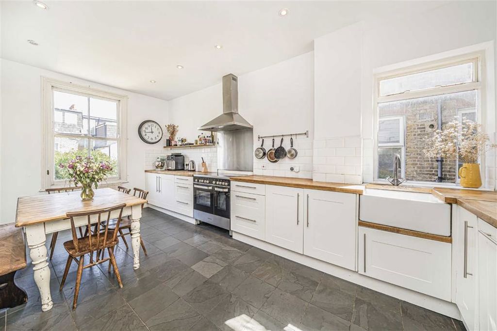 Property photo 2 of 5