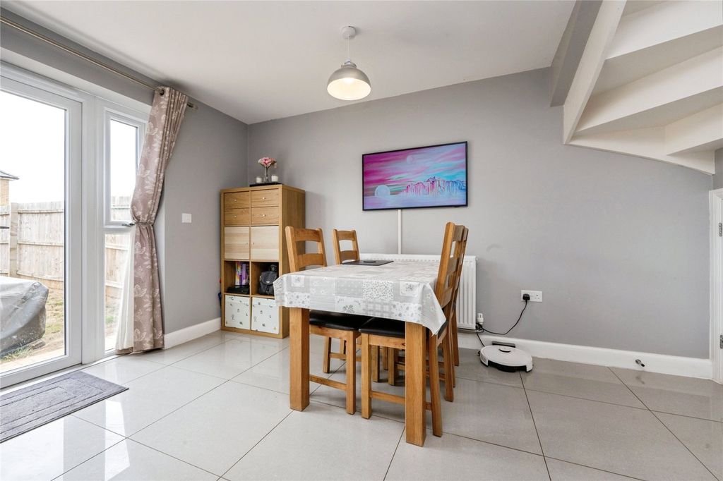 Property photo 3 of 17 Dining Room