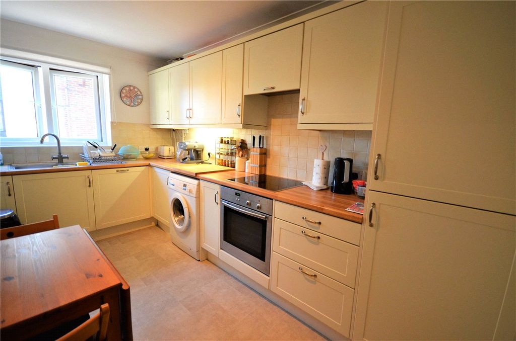 Property photo 2 of 7 Picture No. 14