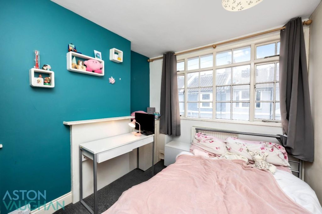 Property photo 3 of 13 4629972