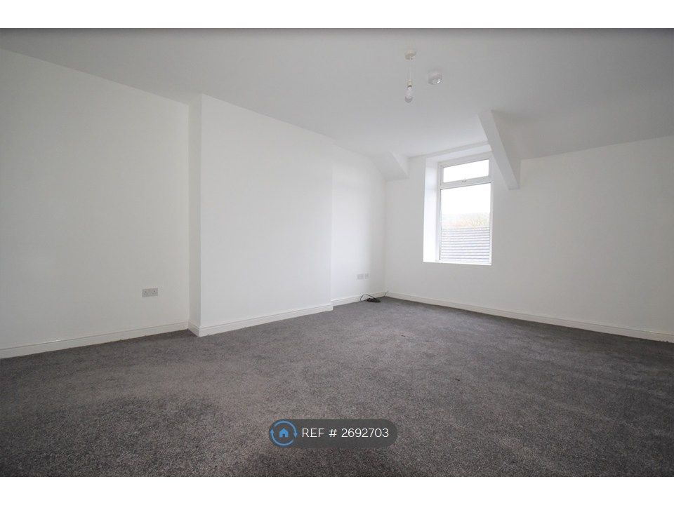 Property photo 1 of 16 Bedroom 1