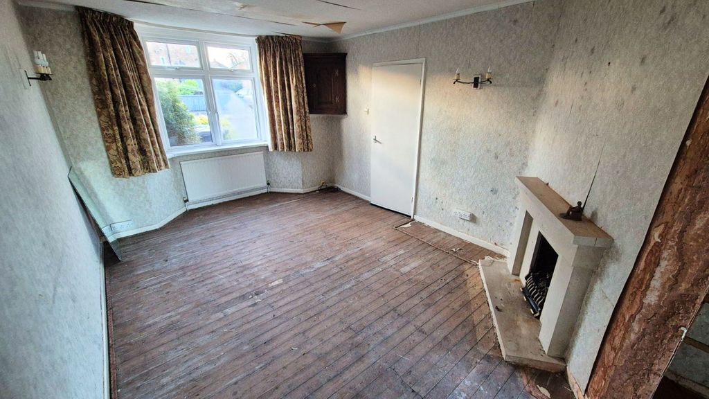 Property photo 3 of 36