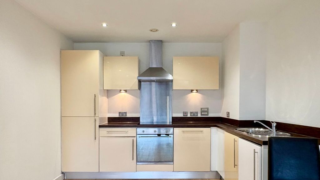 Property photo 2 of 19 Kitchen