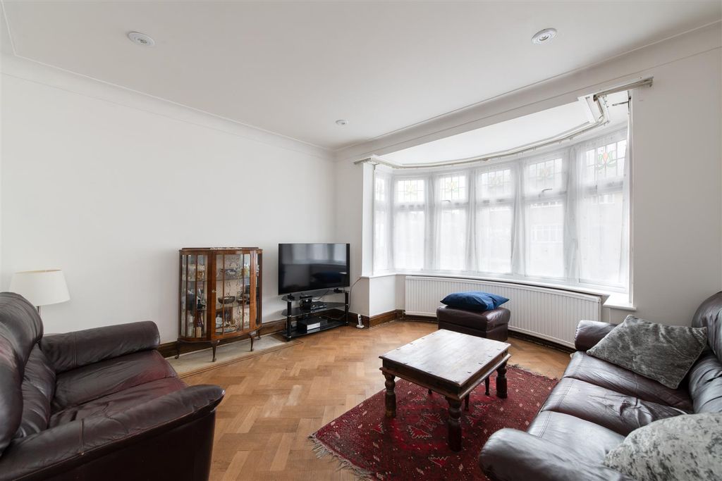 Property photo 3 of 14 Exeter 1.Jpg