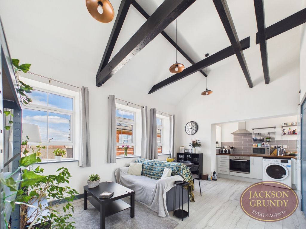 Property photo 2 of 12 Photo 6