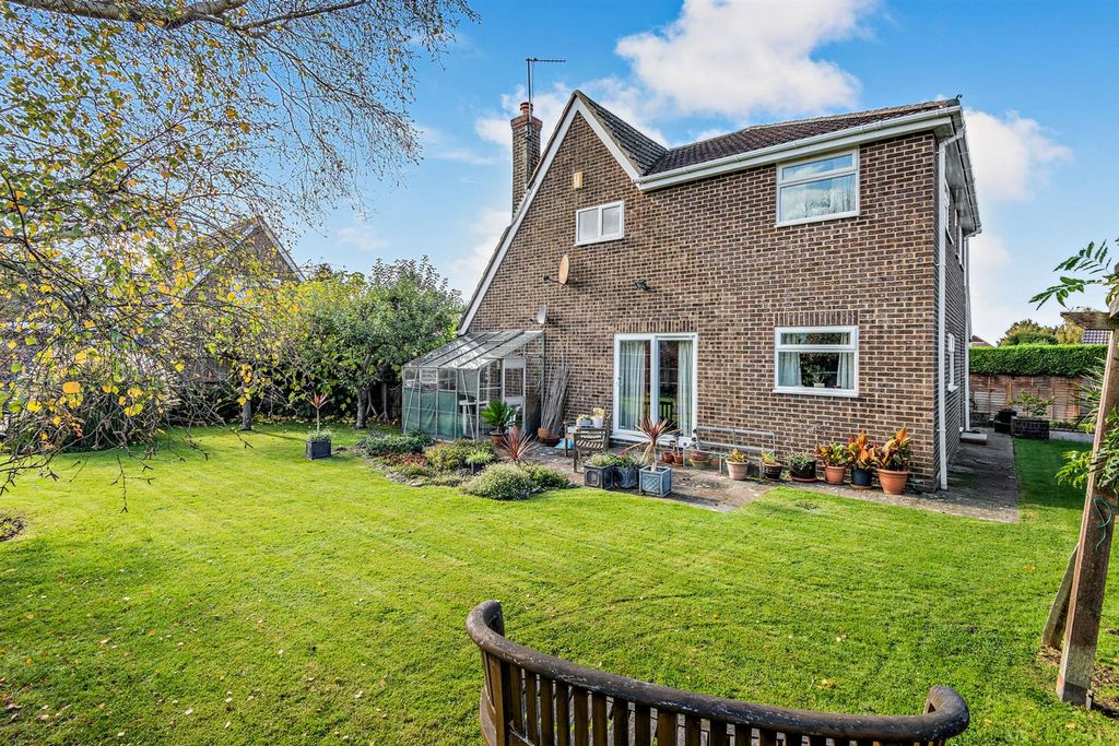 Property photo 1 of 19 8667771-Exterior07-800.Jpg