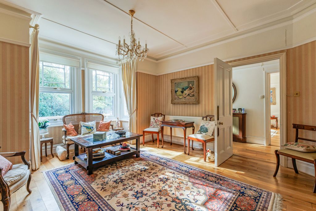 Property photo 3 of 25