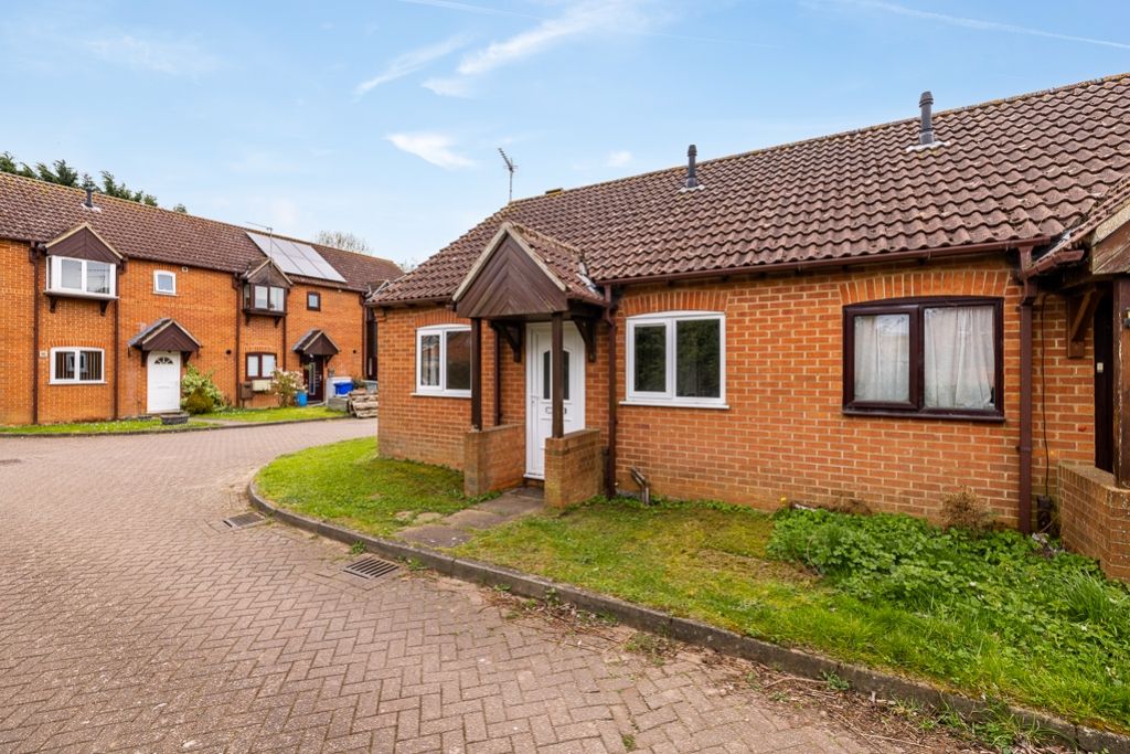 Property photo 1 of 16 4 Hessle Court (Boston)-1