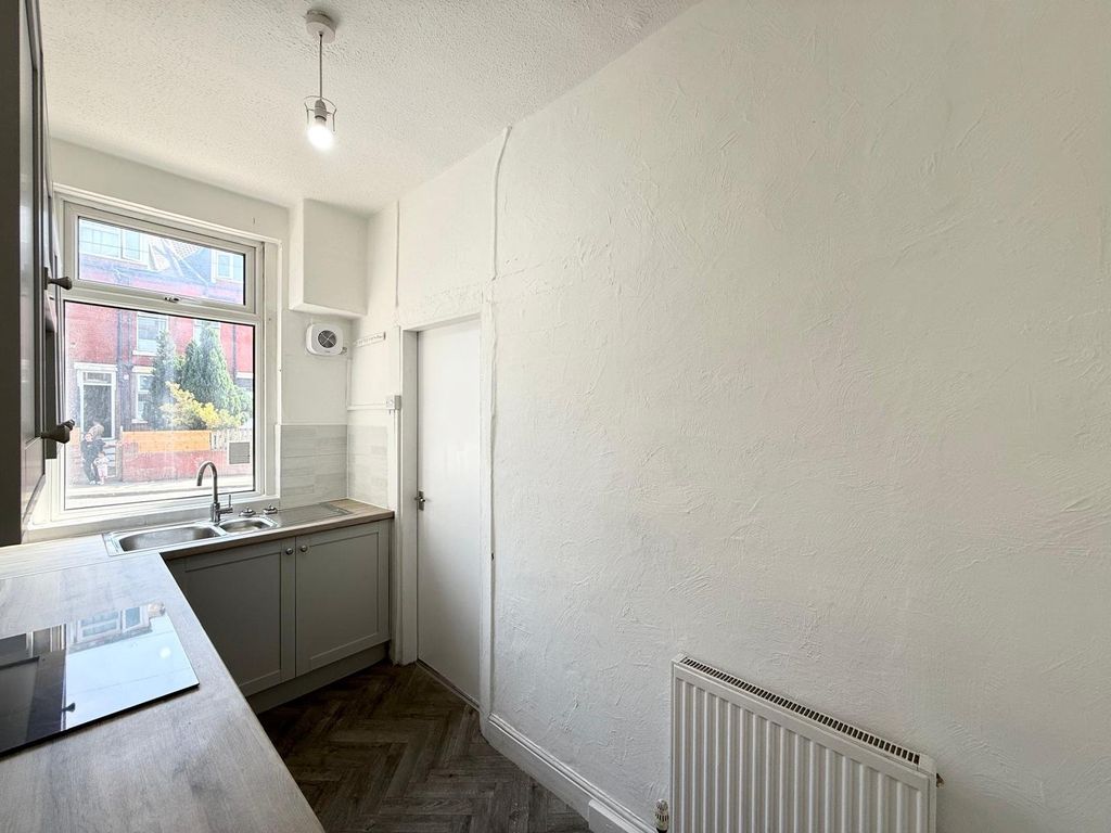Property photo 3 of 14 Picture No. 02