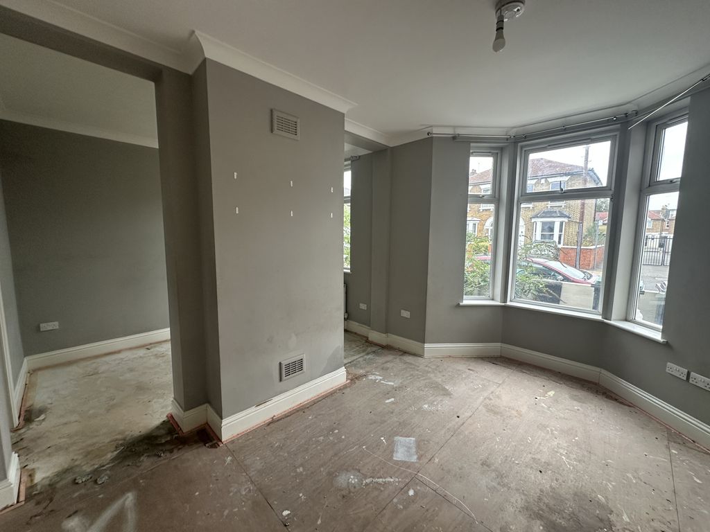 Property photo 3 of 9 Img_0205.Jpg