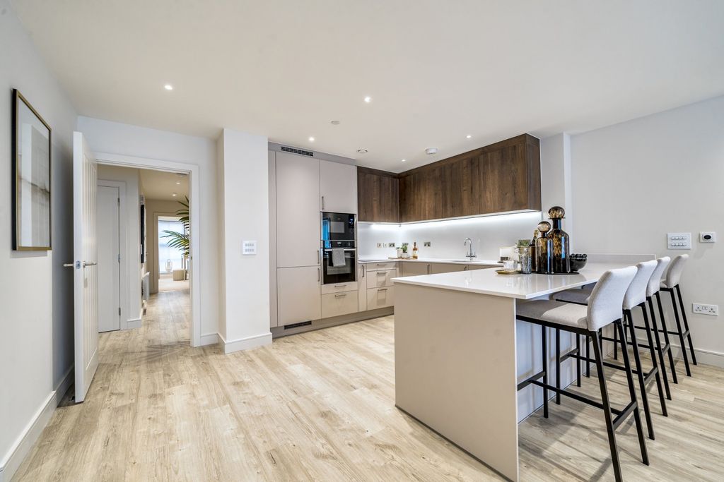 Property photo 2 of 5 Picture No. 11