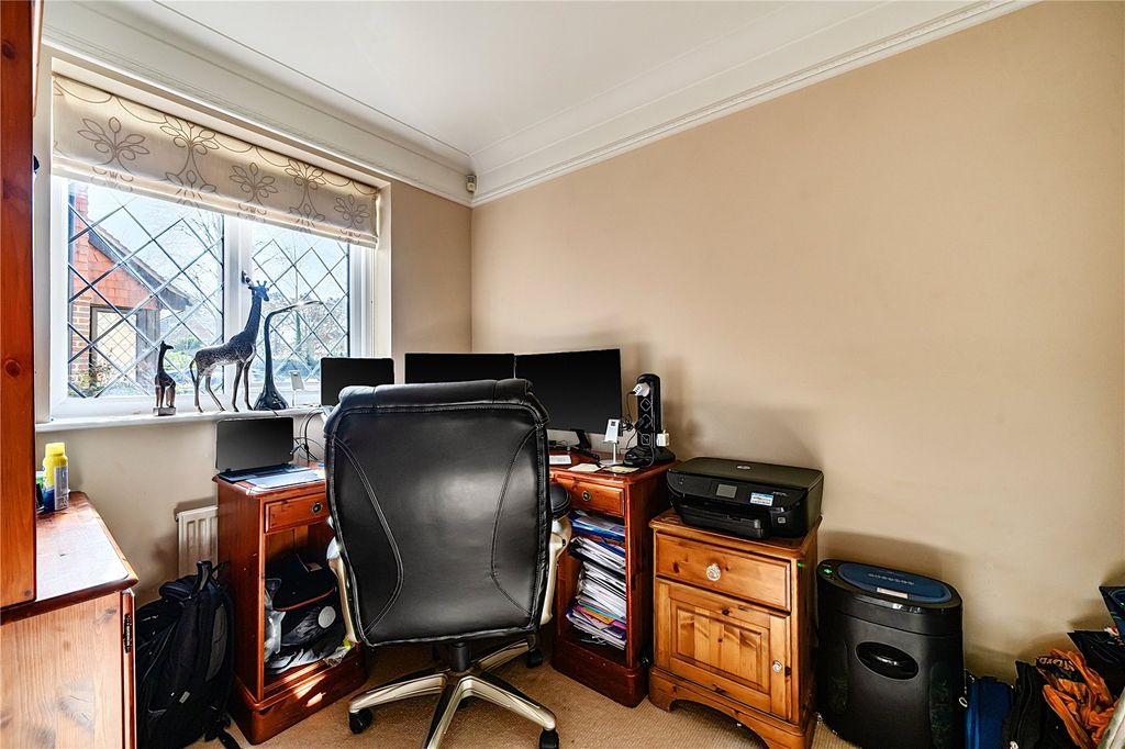 Additional image 20 of 5 bed detached house for saleRuskin Court, Crowthorne, Berkshire RG45