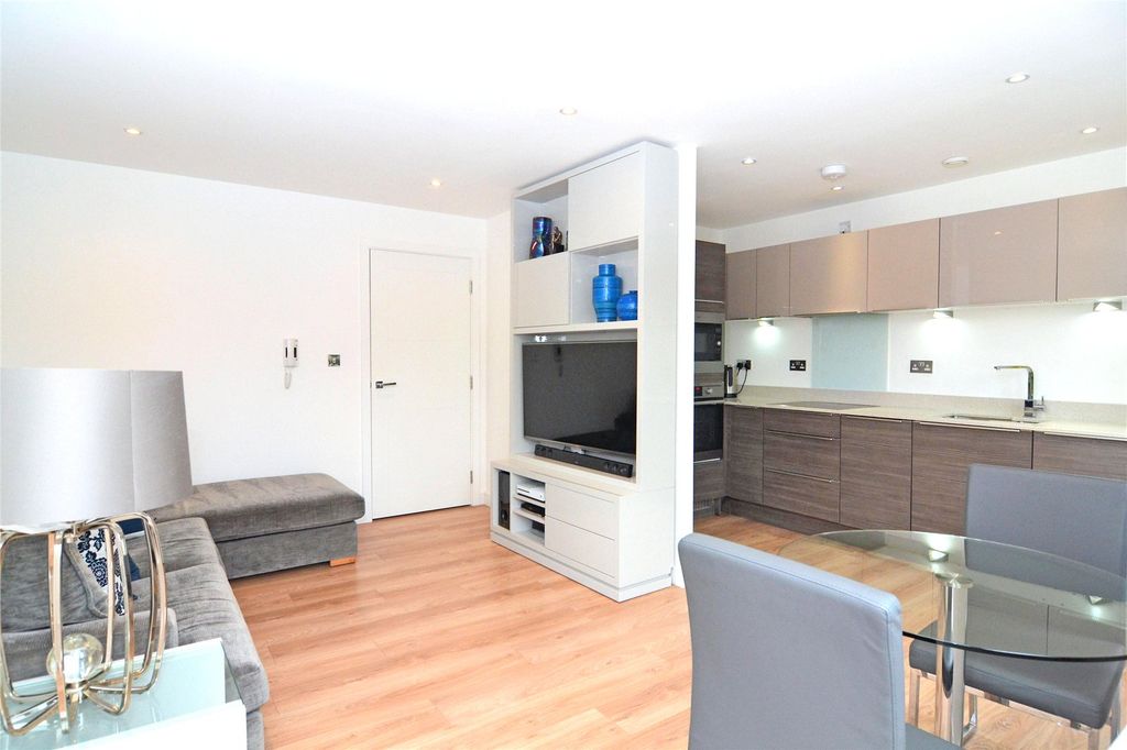 Property photo 2 of 7 Picture No. 11