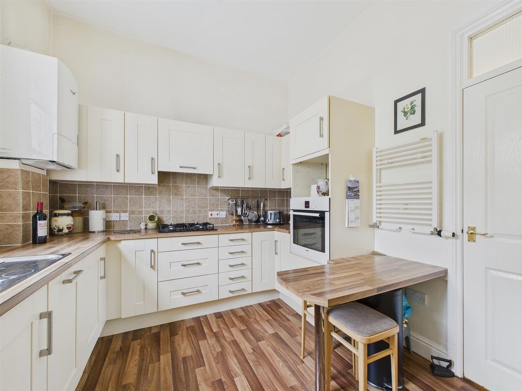 Property photo 3 of 25 Kit3.Jpg