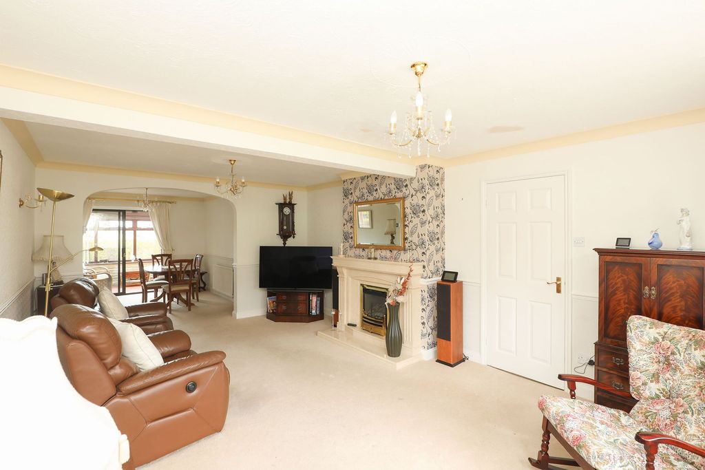 Property photo 3 of 32