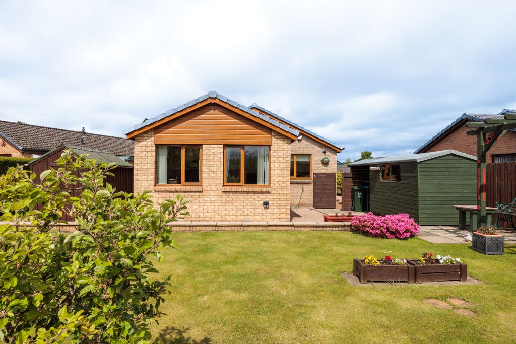 Property photo 2 of 45