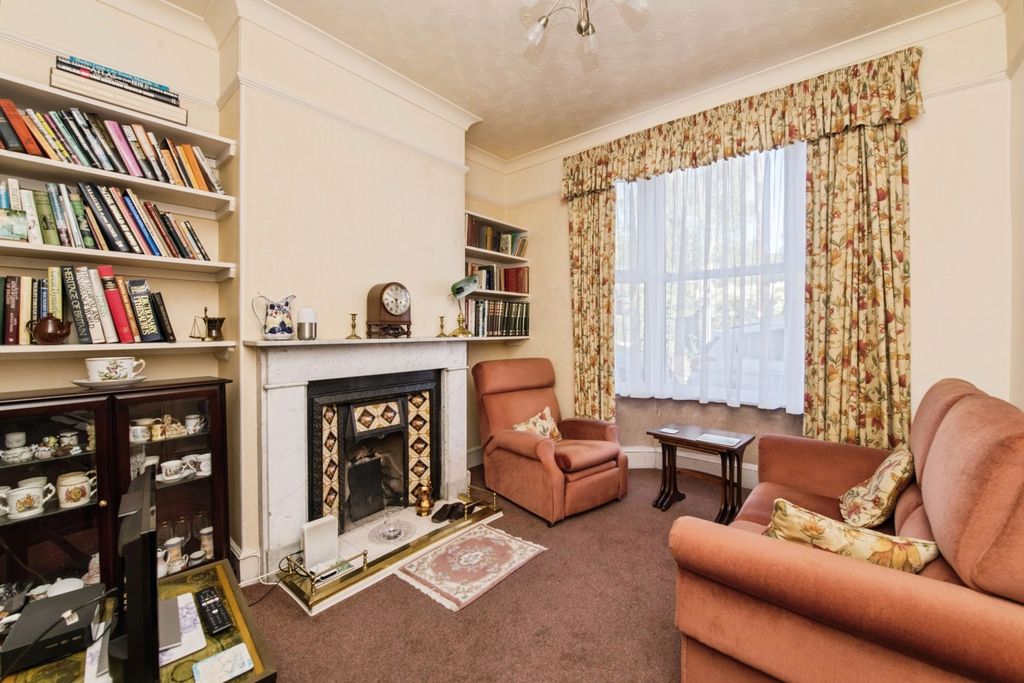 Property photo 2 of 14 Photo