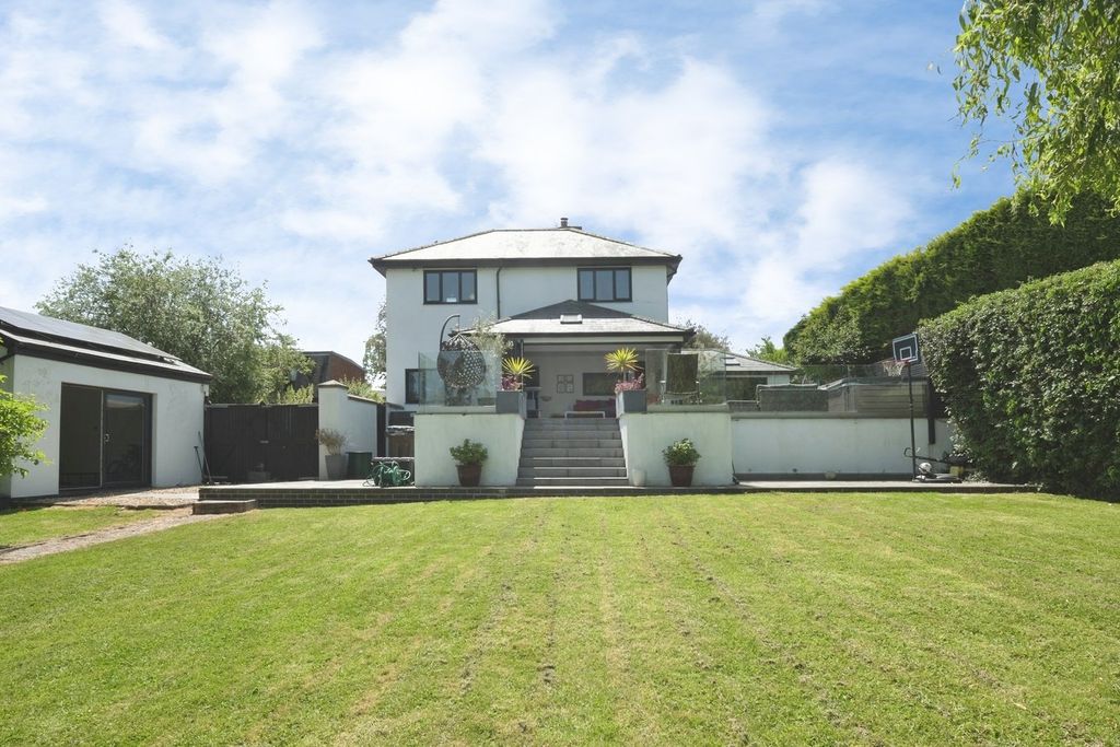 Property photo 1 of 20