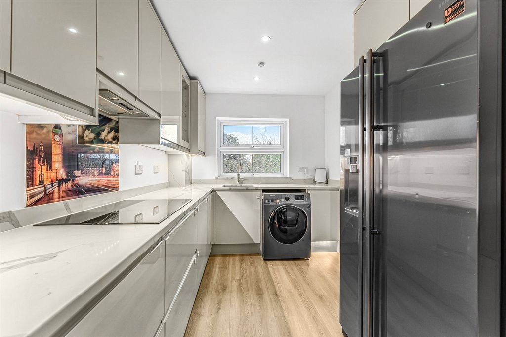 Property photo 3 of 19 Picture No. 35