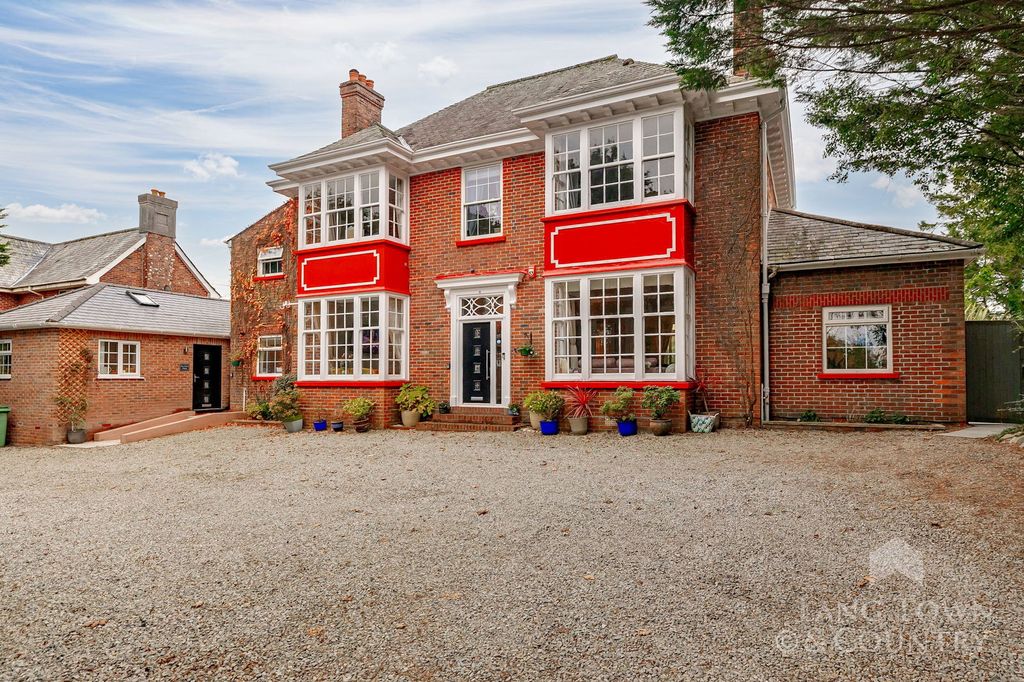 Property photo 1 of 33