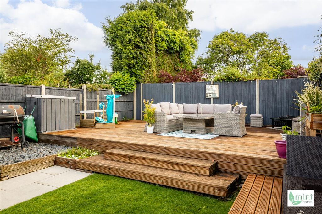 Property photo 3 of 21 Holly Avenue - Watermark-11.Jpg